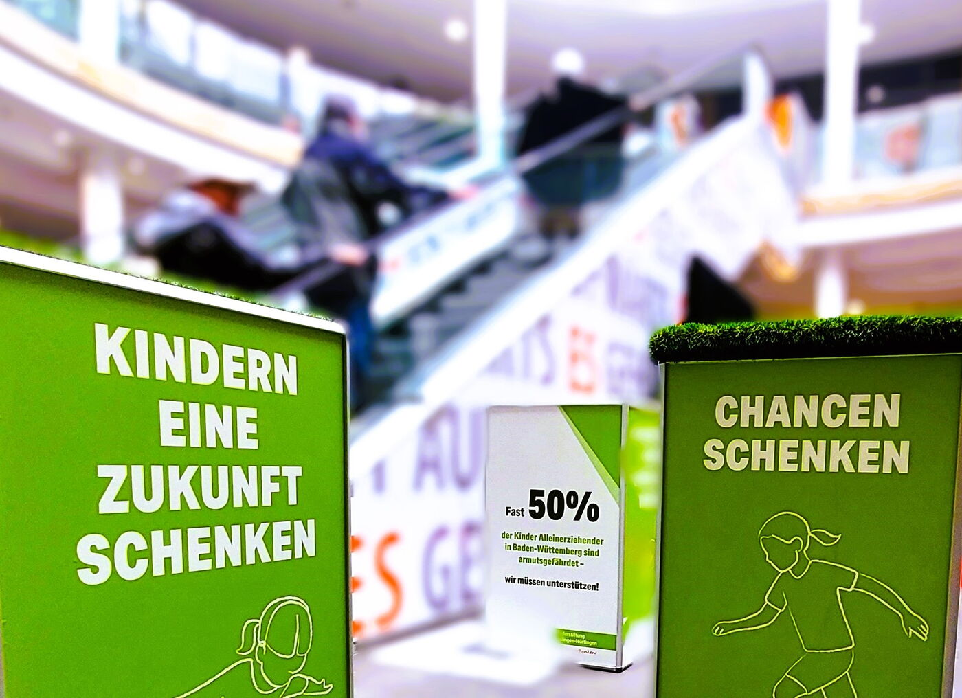 Kindern eine Zukunft schenken – Plakat